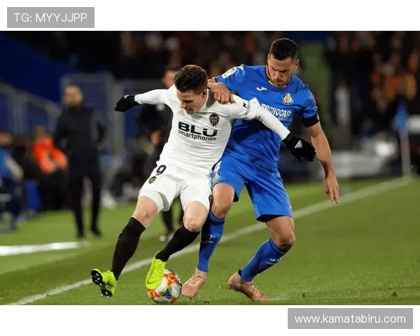 开云体育足球专注专业的赛事分析与技术解读帮助足球迷提升观赛体验和足球知识